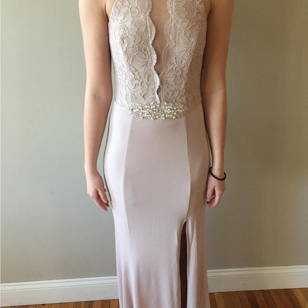 Elegant Lace Evening Gown